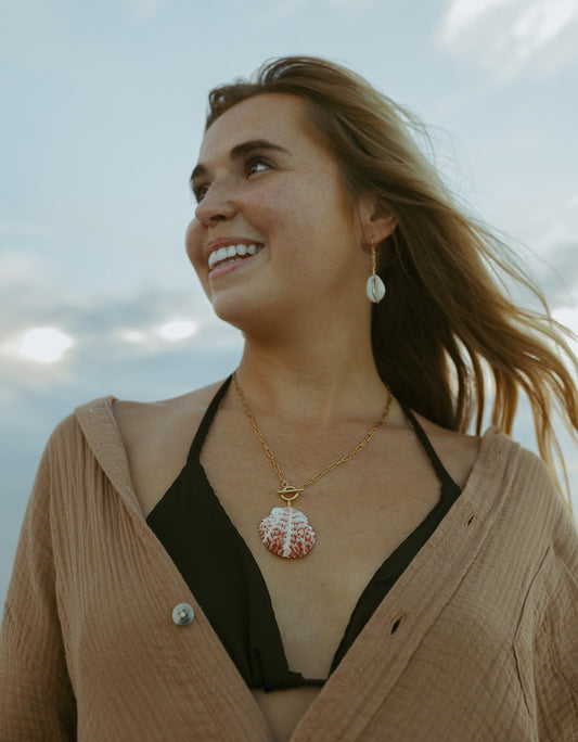 Vilano Seashell Toggle Necklace